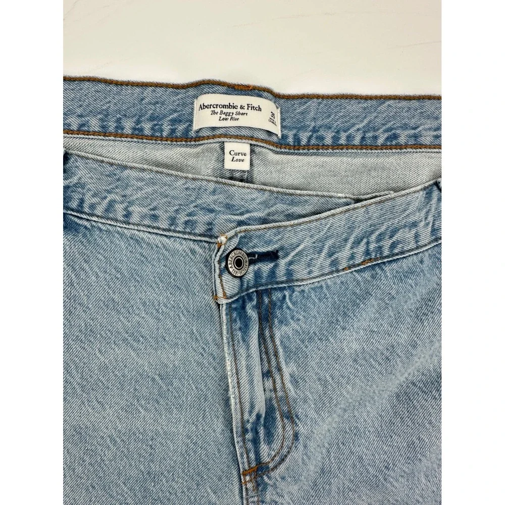 Abercrombie & Fitch‎ Curve Love The Baggy Short 35 20 Low Rise Light Wash Denim
